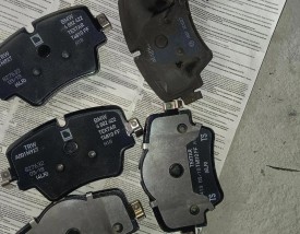换4个刹车片一般多少钱／原厂刹车片寿命是几年