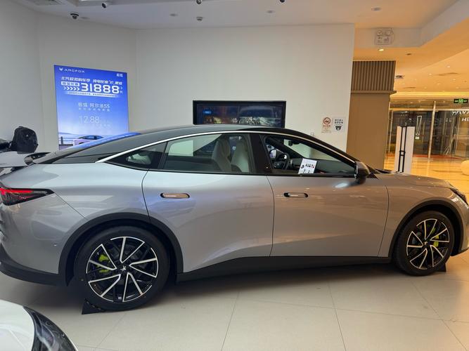 极狐两门轿跑是哪款车/极狐有几款车型