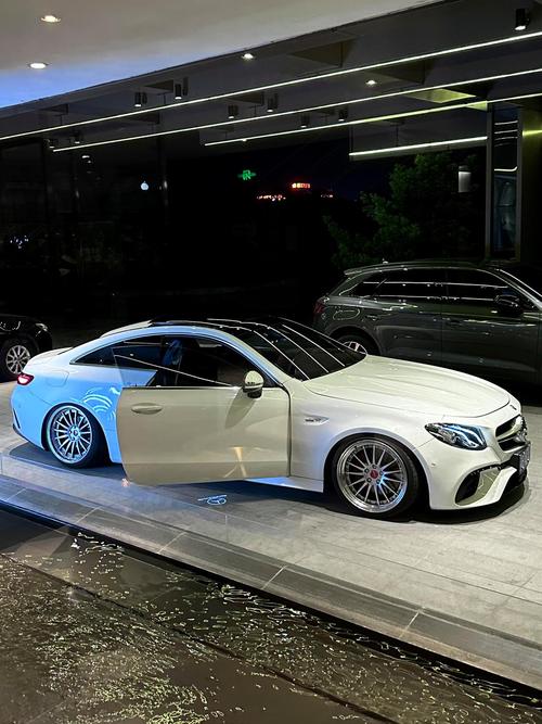 奔驰e双门轿跑coupe 奔驰 e coupe 双门跑车