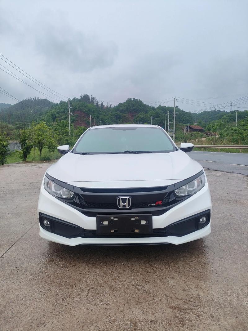 本田思域新车价格多少落地(本田思域现在落地价是多少)