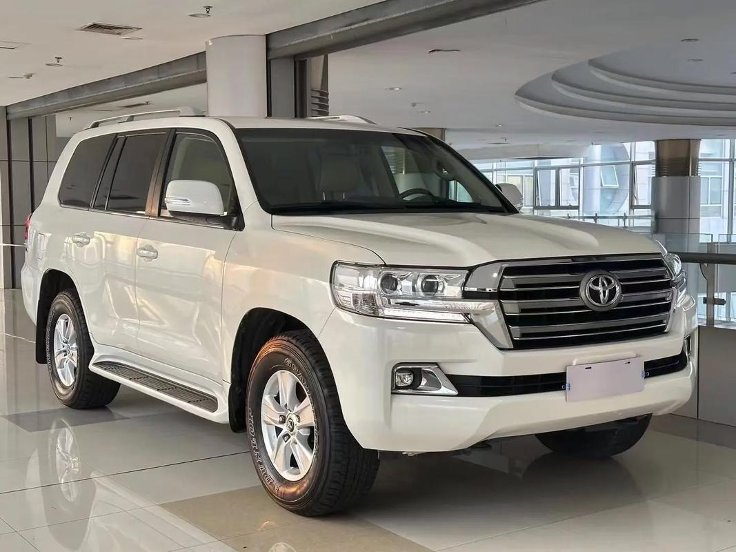 丰田霸道酷路泽v8价格(丰田霸道酷路泽v8图片)