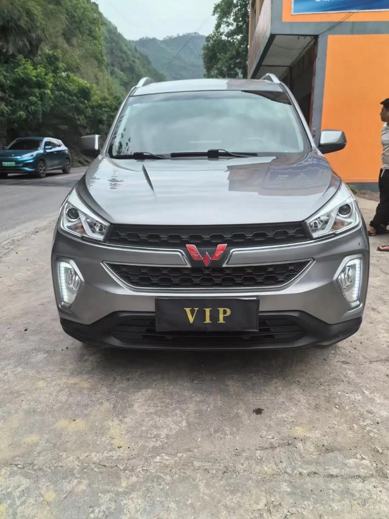 2018款五菱宏光s参数配置,2018款五菱宏光s试驾视频