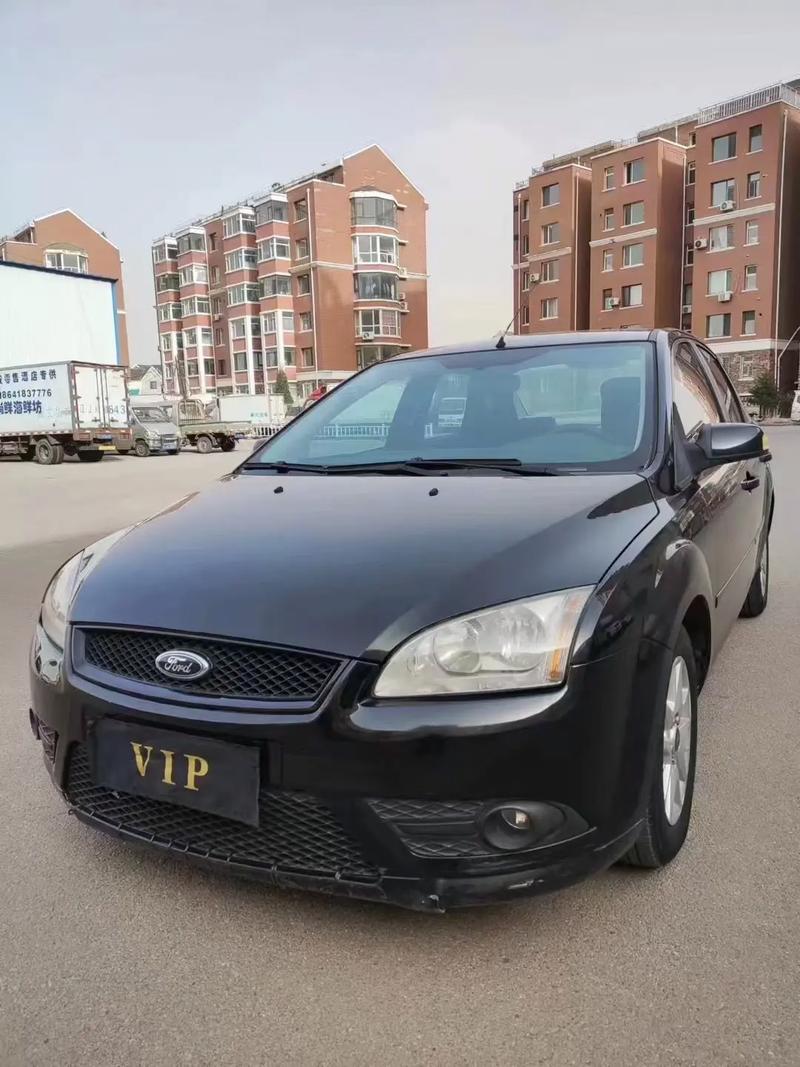 08款福特福克斯三厢(福特福克斯2008款两厢18)