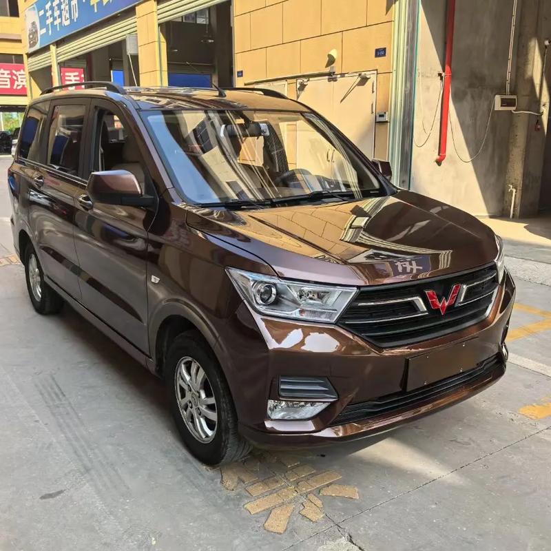 五菱宏光s3自动挡报价及图片 五菱宏光s新车报价15舒适型2021款自动挡