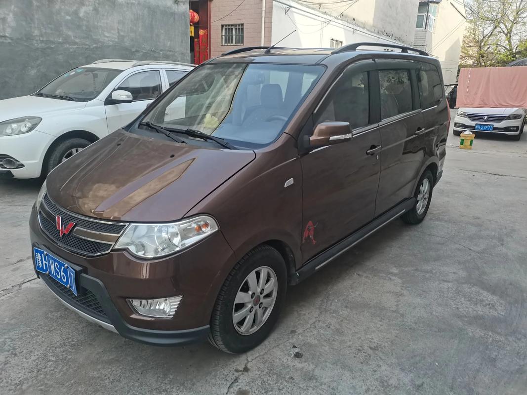 2015款五菱宏光s(2015款五菱宏光s15标准型多少钱)