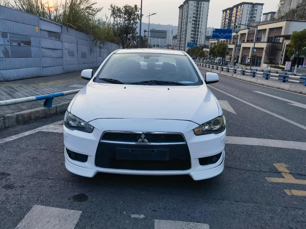 买三菱翼神2手车好不好(三菱翼神保值吗)