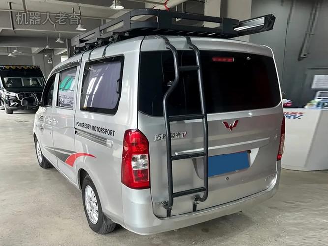 五菱荣光v改装床车,五菱荣光5座改床车